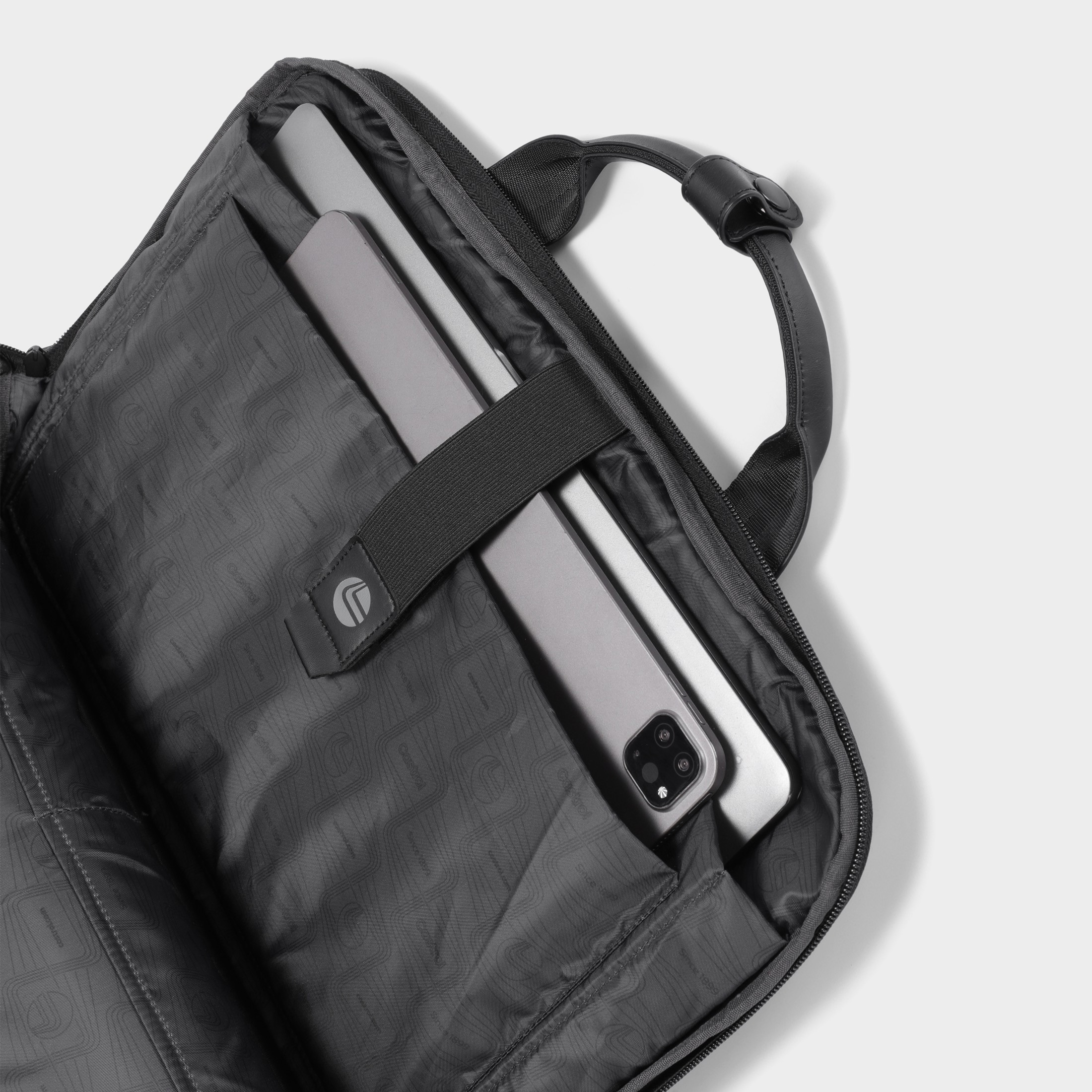Velocity Laptop Bag :: Core Black