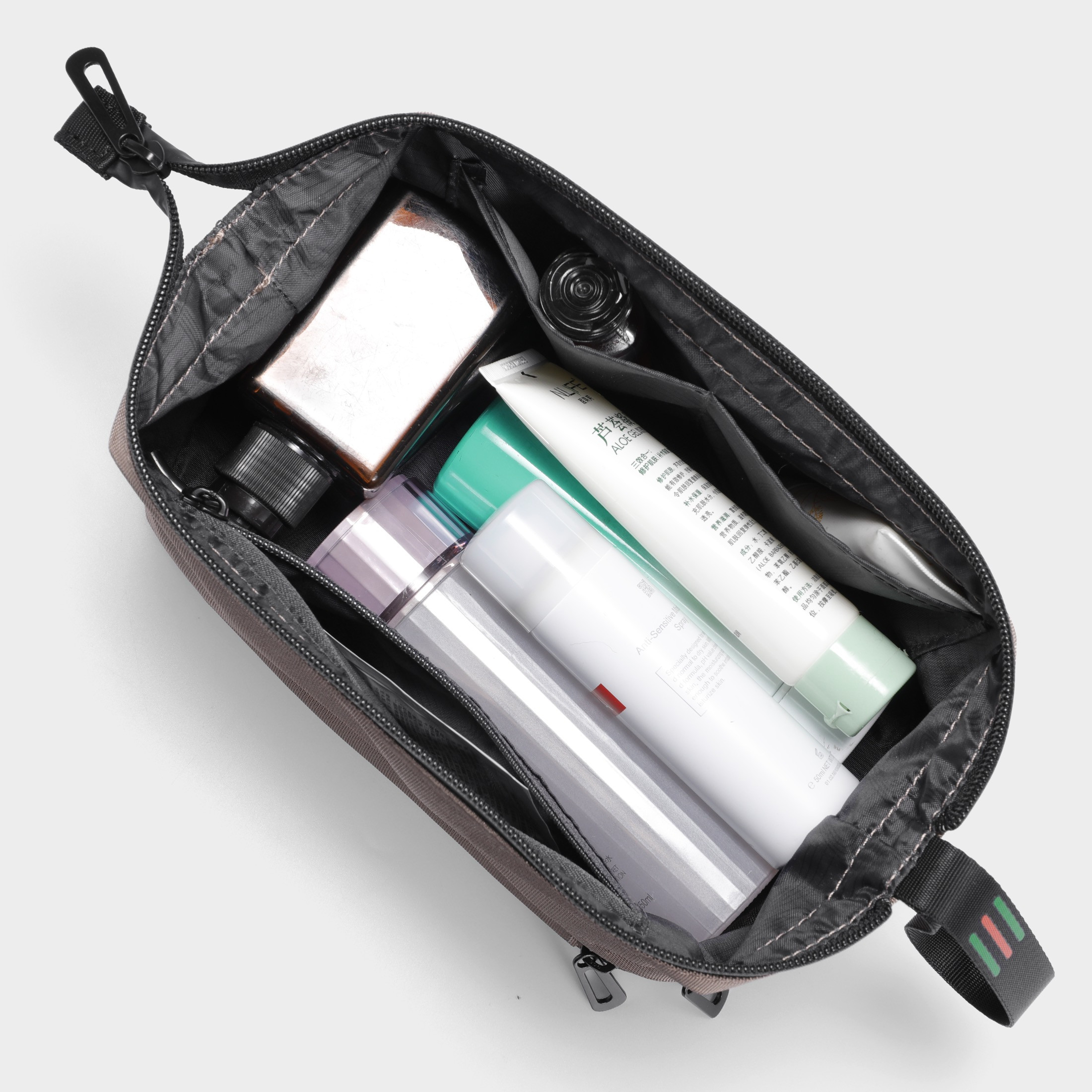 Morgan Toiletry Bag :: Beige Coffee