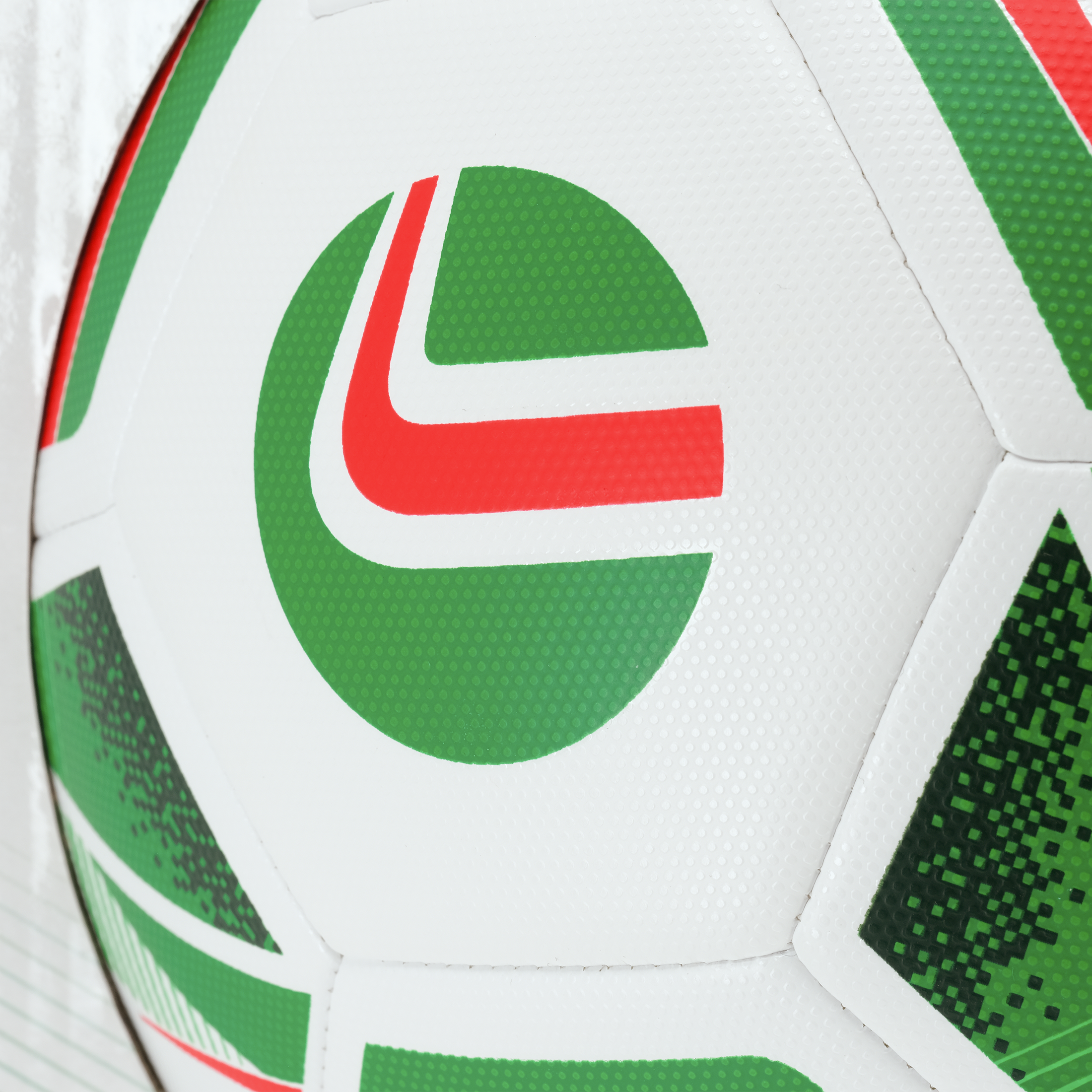 Piłka treningowa Rino :: Pure White / Castrol Green / Castrol Red