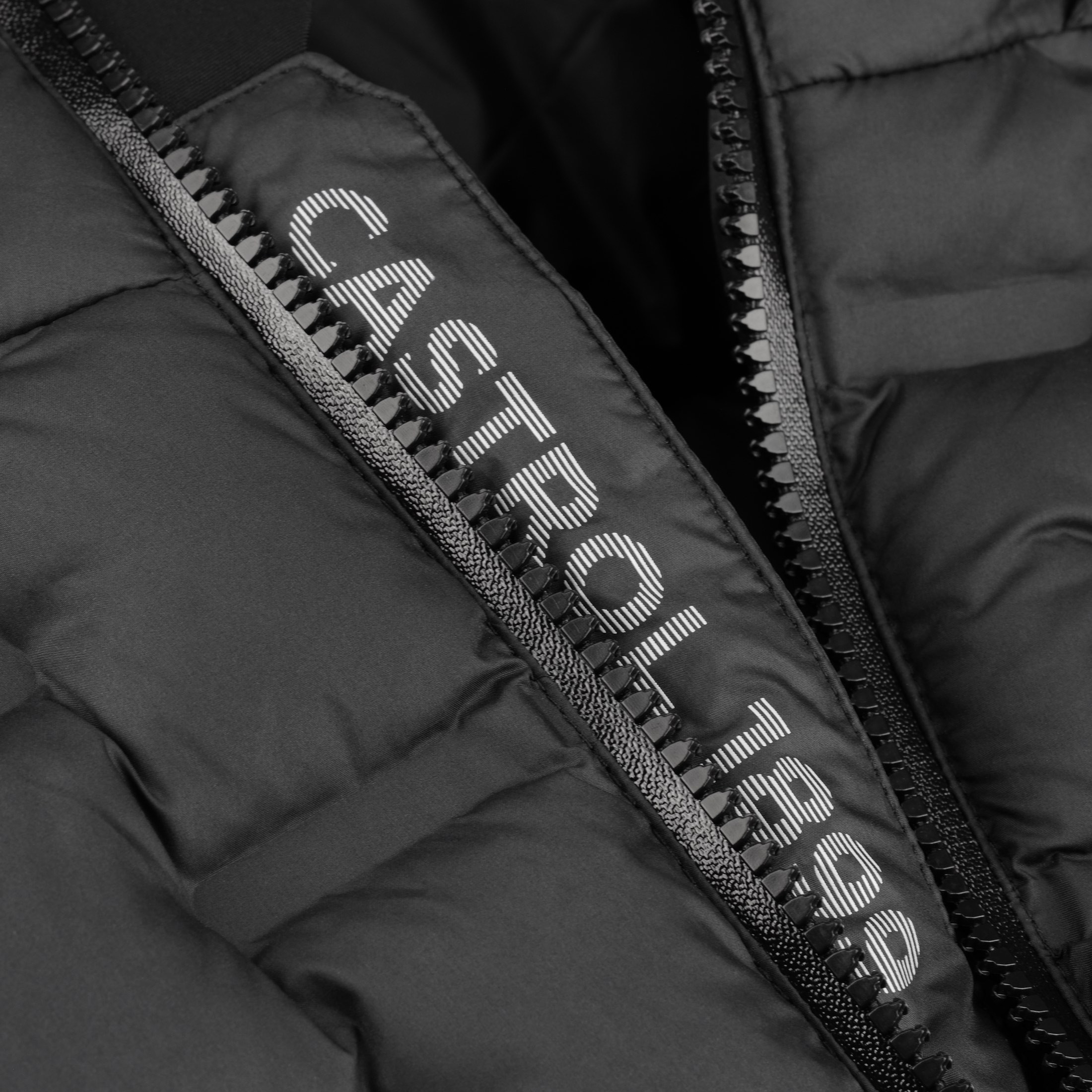 Fusion Glued Puffer Jacket :: Carbon Black