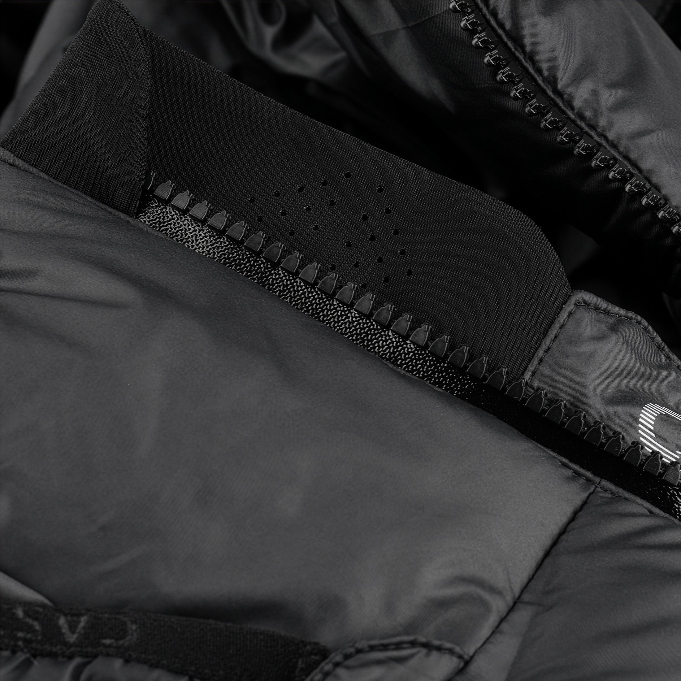 Fusion Glued Puffer Jacket :: Carbon Black
