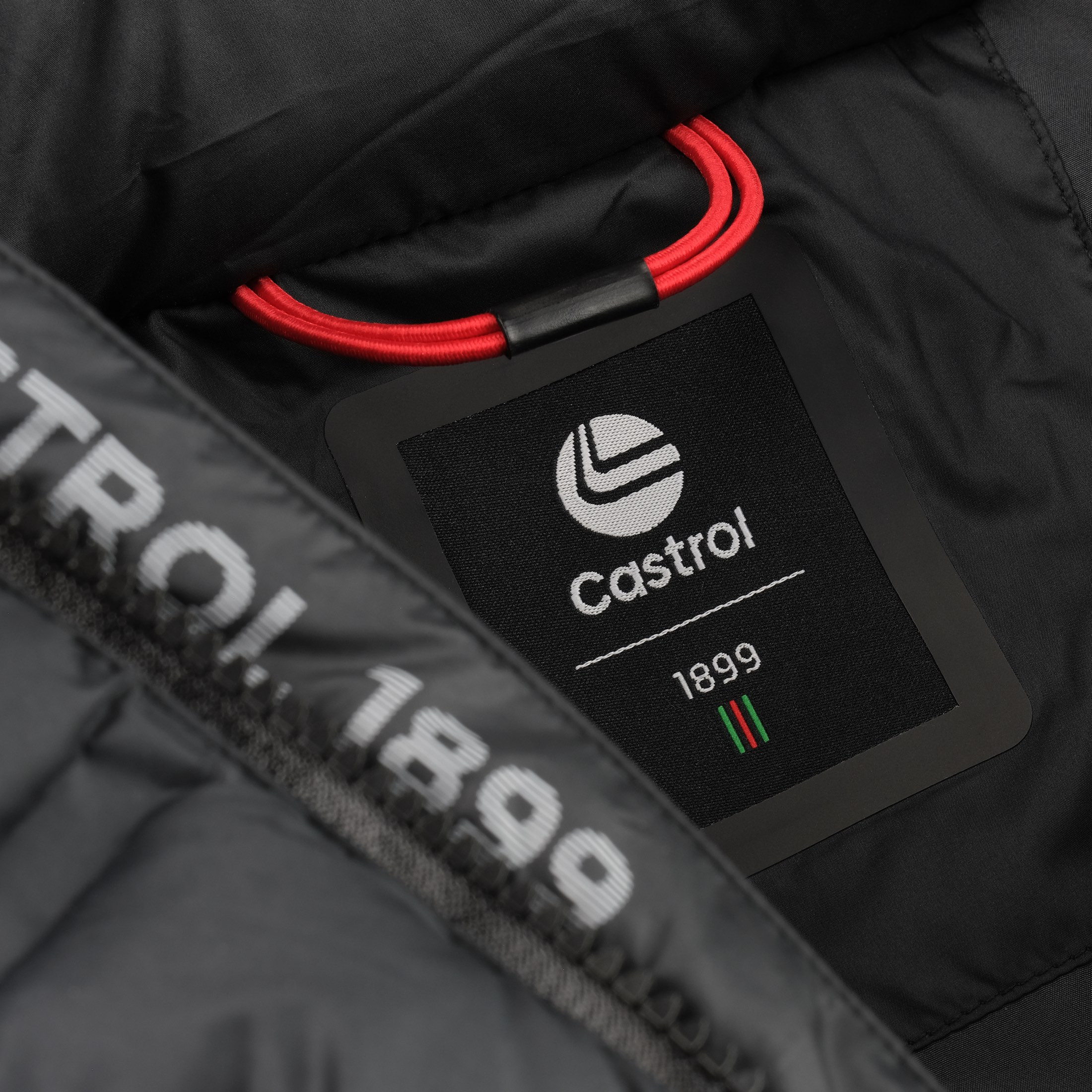 Fusion Glued Puffer Jacket :: Carbon Black