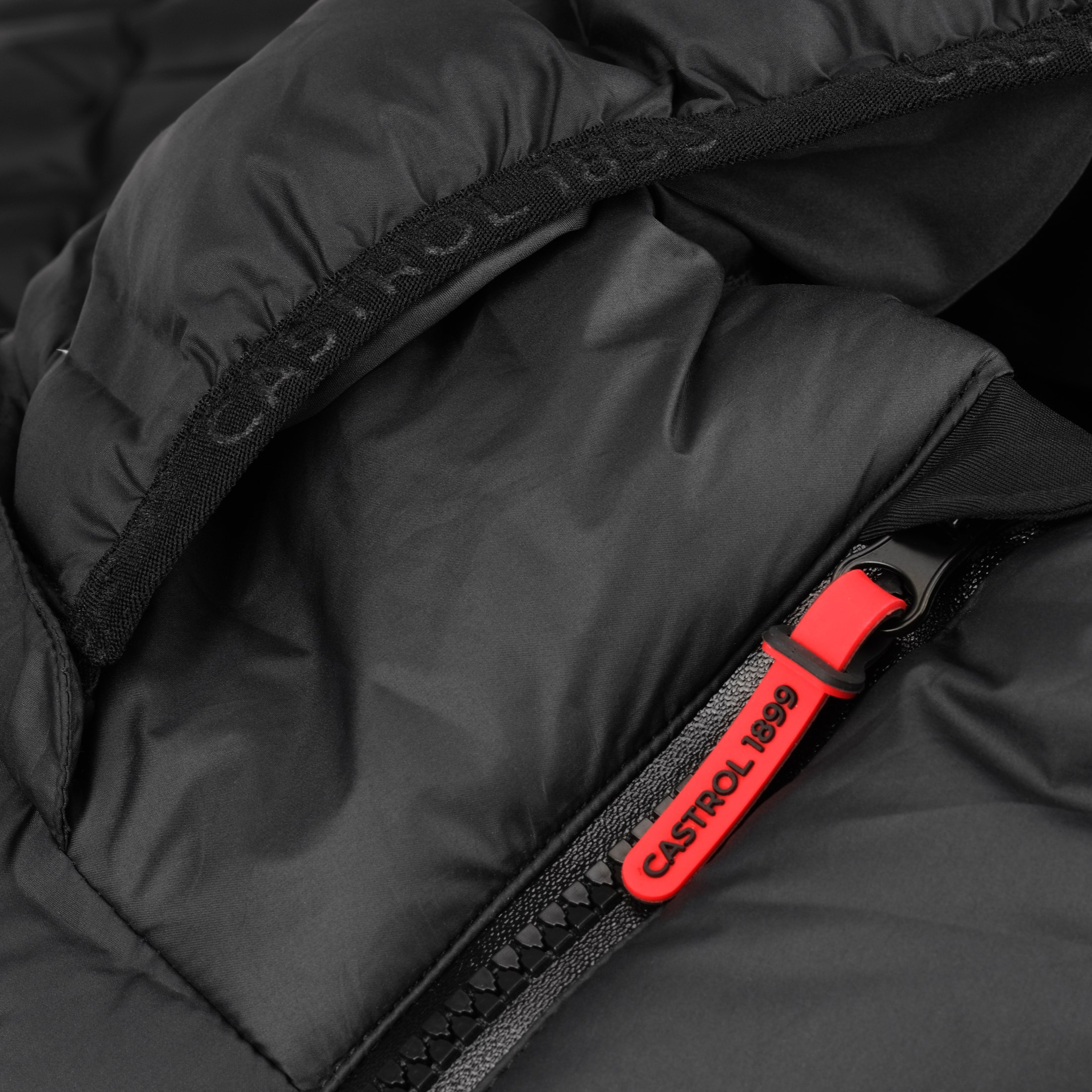 Fusion Glued Puffer Jacket :: Carbon Black
